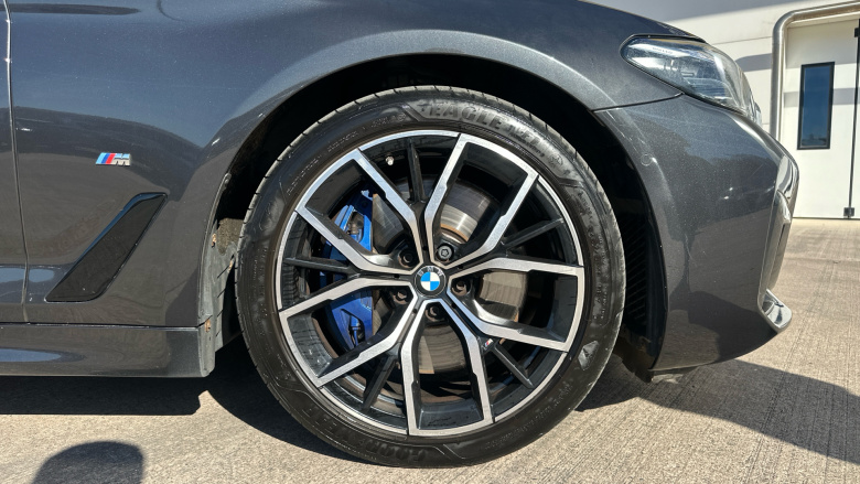 BMW 5 Series 530d xDrive MHT M Sport 4dr Auto Diesel Saloon